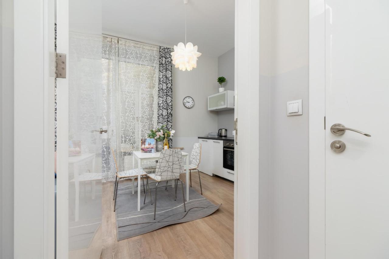 Central Planty Park Apartment Lobzowska By Noclegi Renters Cracovie Extérieur photo